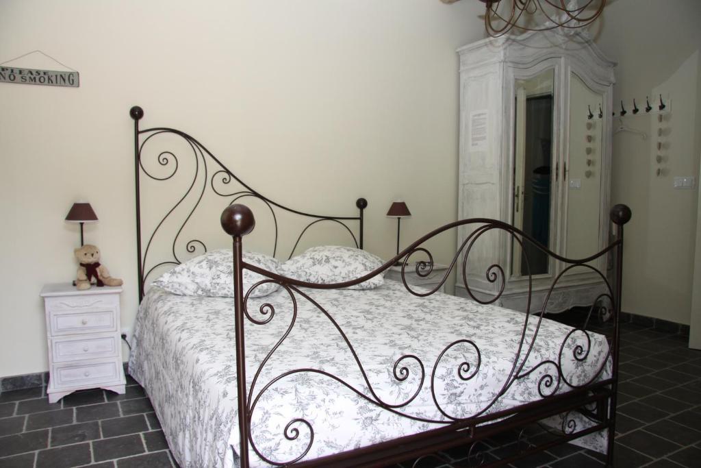 La Bastide De Fontaille Bed & Breakfast Saint-Félicien Rom bilde