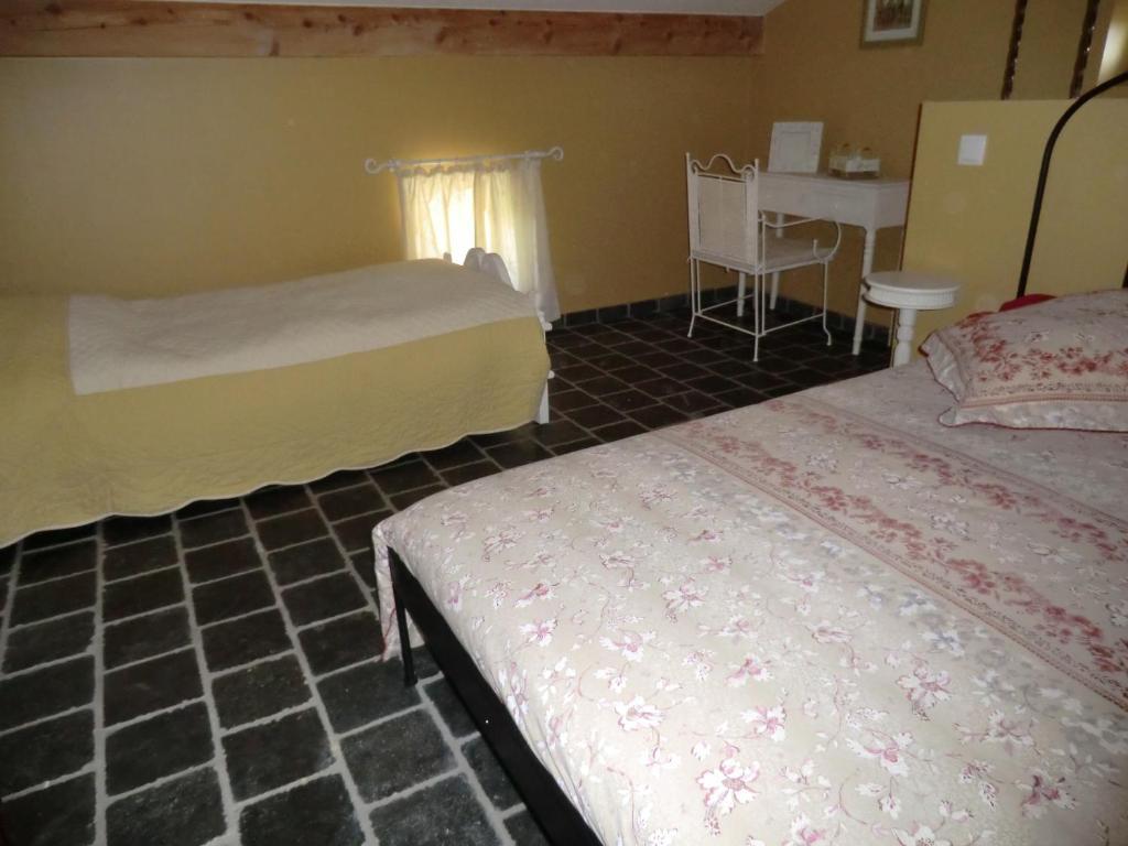 La Bastide De Fontaille Bed & Breakfast Saint-Félicien Rom bilde
